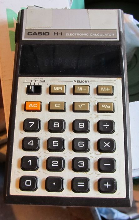 Old calculator from the 1970's
Keywords: Lighting_History