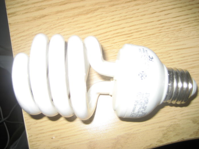 GE 26 W Helical
A picture of a GE 26W helical bulb. 
Keywords: Indoor_Fixtures