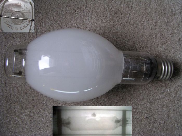 Duro-Test H33GL-400/DX 400w Mercury Vapor lamp with ancient looking arc tube
Manufactured in '73, but it has a late 50s looking arc tube like in my old Westinghouse E-H1 mercury lamps. The electrodes are modern, tho.
Keywords: Lamps
