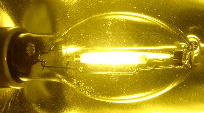 GE lucalox lit closeup.
Closeup of the lamp lit in my 115.

Nice lamp too.
Keywords: Lit_LIghting