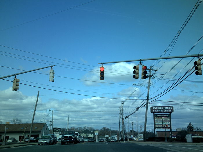 Super Faded Signals
That second signal from the left looks virtually white. The others aren't too far behind either...
Keywords: Traffic_Lights