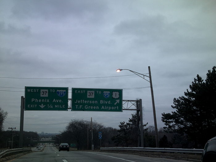 Where am I? Can you Figure it out?
Can anyone figure it out? This is in Rhode Island... 
Keywords: American_Streetlights
