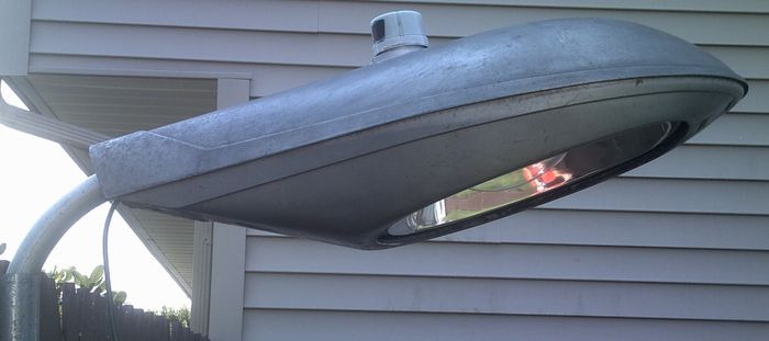 1963 M-400 With Glass Lens Removed.
Keywords: American_Streetlights