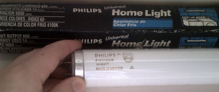 NOS F14T12/CW Philips lamp
Got this at the Restore too along with all the other things I've posted today lol. this wasn't in with the other fluorescent tubes though, it was with the faux westie night light lamps that i didn't care about buying. This caught my eye becuase it's an older Philips. any pre-alto Philips lamp I'll get since those lamps were so reliable! Why did Philips have to throw away it's solid reputation? :-(
Keywords: Lamps