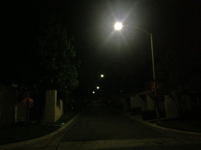 MERCS in riverside ca!
these are GE M-250R1 175w mercs at an apartment complex, leased from the city's municipal utility. the city streets have done away with mercs but the municipal utility still maintains PAL mercs and those in alleys.
Keywords: American_Streetlights