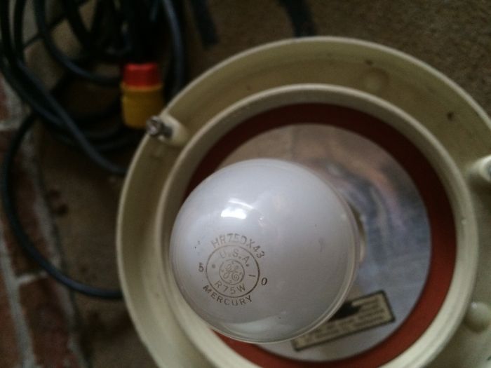 75w ITT MV fixture and bulb!
Got this on flee bay. This came with a GE dielectrol cap, which I heard are craps. Should I replace it? 
Keywords: Indoor_Fixtures