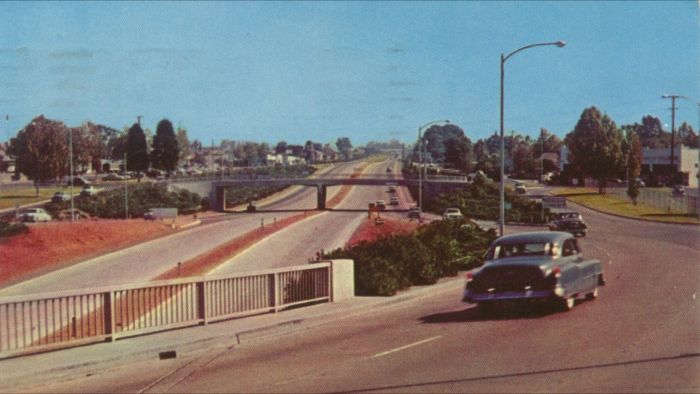 OV-20s, 1948 vintage!
This is the old US 99 in Fresno, and the overpass was built in 1948. The overpass was torn down a few years ago due to concrete cancer, but the highway itself, now known as the Golden State Highway, remains today, along with the overpass in the background. Some of these old poles remain, now with various HPS fixtures.
Keywords: American_Streetlights