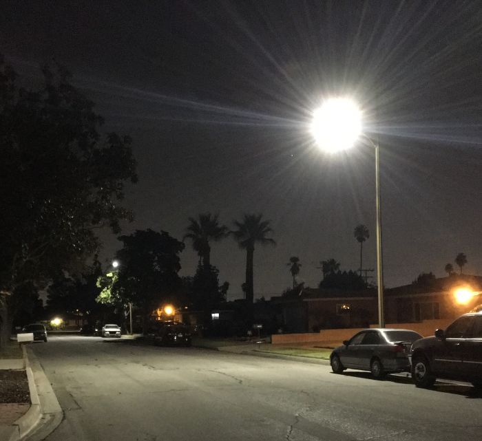 Wellllllllll. Southern California Edison switches to LED. Comment your opinion.
All the fixtures are GE Evolve ERL1s, see daytime pic of one. Man those things are ugly I think.
Keywords: American_Streetlights