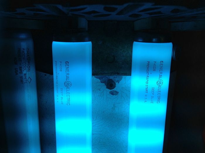 two ge "deep blue" fluorescent lamps very rare!!!
bought these from someone by "tcomega50" who is a l-g member. the lamps are a teal blue when off, and a beautiful, breathtaking "dim hot blue" color when lit. it has to be seen to be believed!
Keywords: Lamps