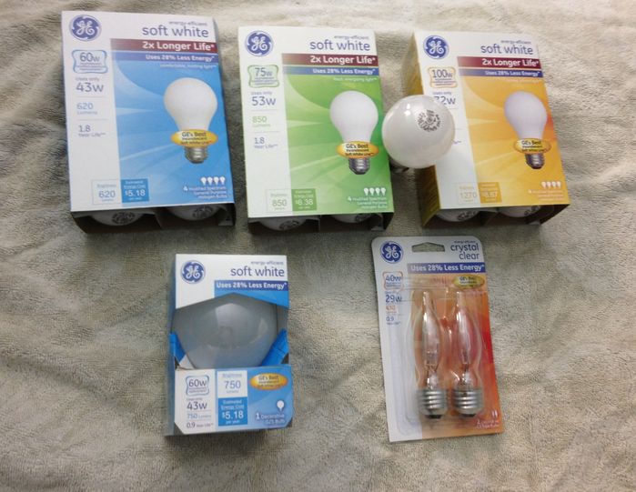 bulb shoppin at wal-mart!
here are some new halogen energy savers recently added at wal-mart. there are ge double life halogen A19 bulbs, all made in mexico. then theres a globe and two bent tips, first ones in the weird wattages. they are made by ge in china.
Keywords: Lamps