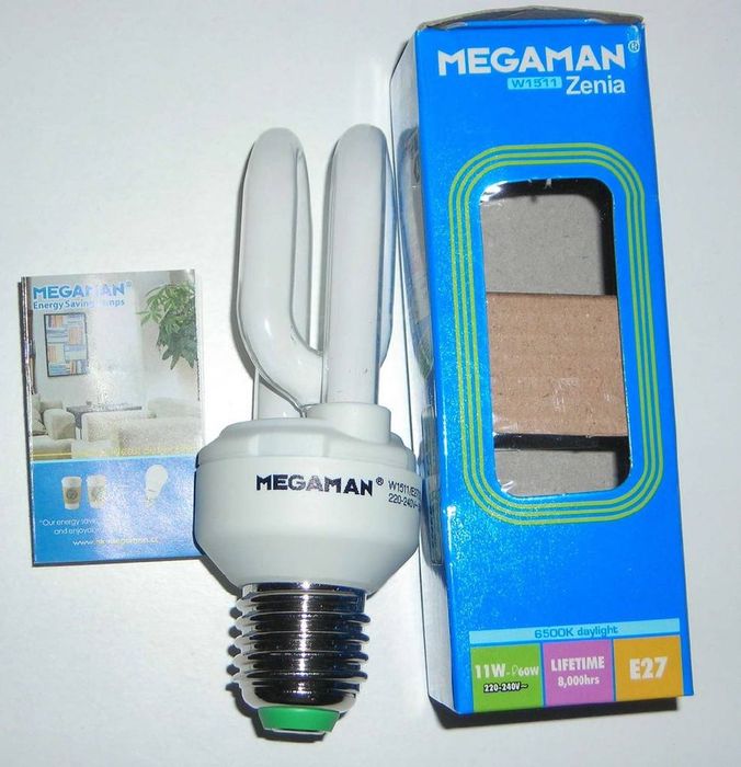  Megaman 11W CFL
Here's a Megaman 11W CFL lamp, this lamp is intended for use in 220-240V countries but it runs fine on a step-up transformer in 120V countries since it is dual frequency ballast (50-60Hz). Included is a small pamphlet of the various lamps that Megaman offers. The colour temperature of this lamp is 6500K daylight.
Keywords: Lamps