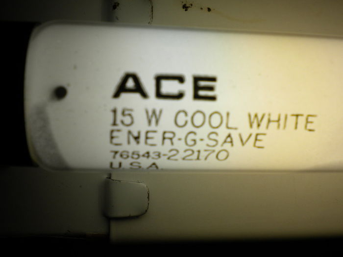 "ACE" Black-End Fluorescent Tube
This is the bulb that came with that Power Products preheater I just got. Not sure if this "ACE" has any relation to the USA-based hardware store, ACE Hardware. Looks to be an older bulb.
Keywords: Lamps