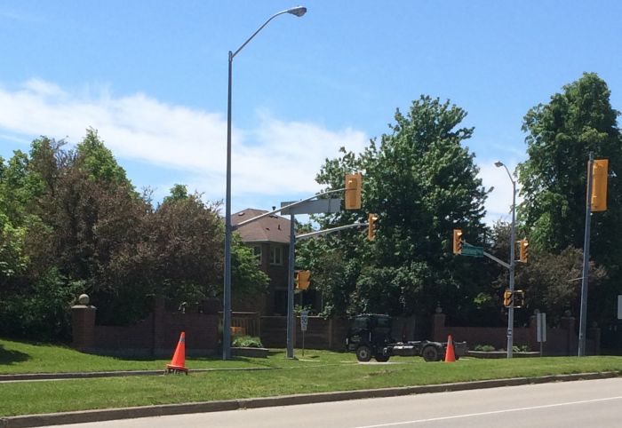 Another Pole down
Just 2 median lights from the concrete pole that always gets hit is this knocked down pole that had 2 OVX's. 2 new OVX's on an aluminum pole will more and likely show up as a replacement. 
Keywords: American_Streetlights