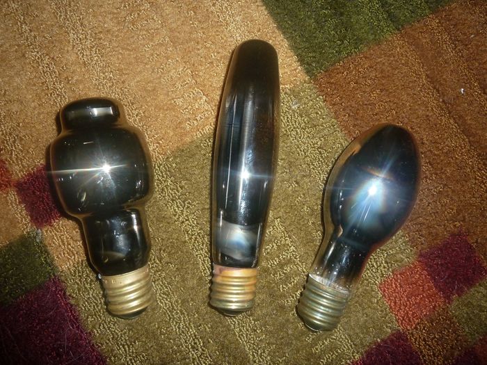 Totally leaked HPS lamps! 
-Westinghouse 150 watt from Dec 1980

-Philips 400 watt HPS from April 1997

-Philips Alto 150 watt HPS from January 2005
Keywords: Lamps