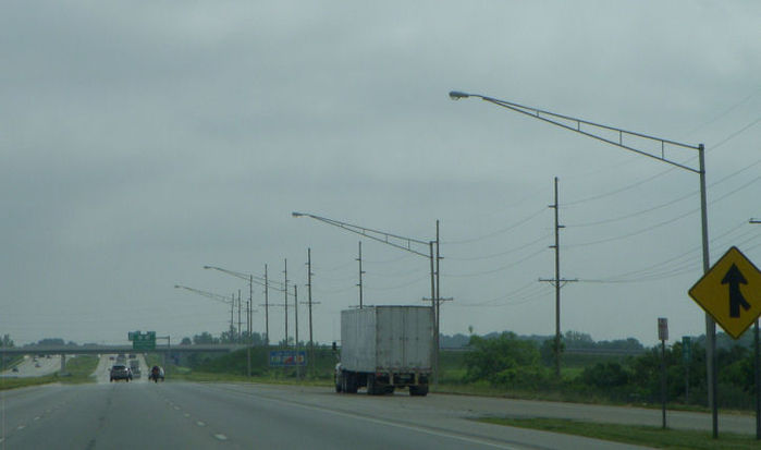 Long truss arms on an exit.
Located in Ohio.

They have M-400 r3's on them.
Keywords: American_Streetlights