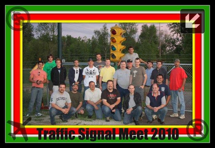 2010 Traffic Signal Collectors Group Pic
A group shot of everyone. I'm on the very left in the bleached orange shirt.
Keywords: Traffic_Lights