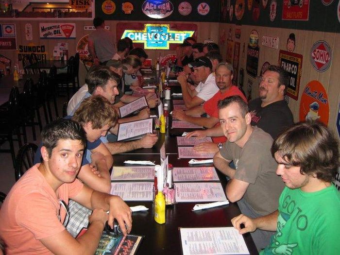 Dinner at Hot Rod City
All the attended traffic signal collectors at dinner the first night of the meet up.
Keywords: Traffic_Lights
