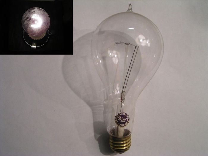 Antique Canadian light bulb by Viva
Made by Viva of Toronto, Ontario back in the teens. Same basic thing as the US Mazda C gas filled lamp.
Keywords: Lamps