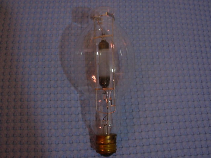 Westinghouse 400w clear merc. Mid 1950's
Thank you Max.
Keywords: Lamps