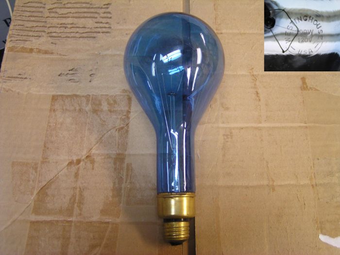 Westinghouse 300w clear daylight bulb
Rare model with medium skirted base. Looks very well. Looks NOS or almost so. Made in '50.
Keywords: Lamps