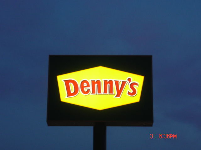 Lit Denny's Sign
Denny's!...YUM!
Keywords: Miscellaneous