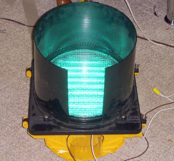 The GELCORE effect.
When you go under the GELCORE enough, you see the rows. Its because of the rows of LEDs and the lens under the refractor.

Nice Traffic light housing. the only good one that is in fair condition.
Keywords: Traffic_Lights