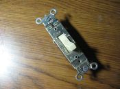 Filename=Mercury_Light_Switch.JPG
Filesize=79KiB
Dimensions=800x600
Date added=Sep 24, 2013 Mercury_Light_Switch.JPG