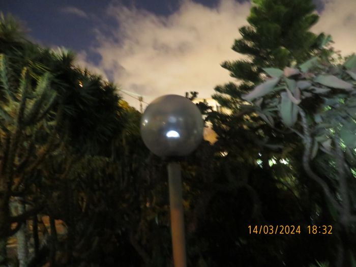 EOLED at one of the globes near my father home
[img]https://i.postimg.cc/66zddPbR/IMG-7854.jpg[/img]
One of the LEDs failed I think, so the lamp glowing dimly.
