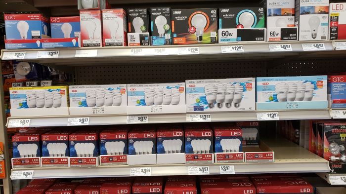CFLs still being sold on 2020!
HEB (a grocery store in Texas) still sells CFLs in packs. Pretty cool! I wonder if these were made by Philips, or Feit Electric or is it some cheap generic Chinese manufacturer in China sold under HEB?
Keywords: Lamps