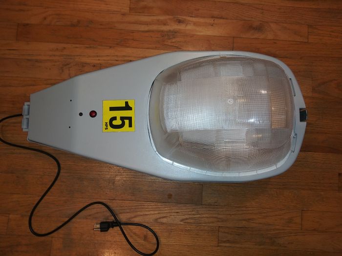 (NYC Spec) 150w HPS Cooper OVZ
eBay find. It says it can take S56 150w HPS lamps.
[img]https://i.postimg.cc/DyC25qVP/20200526-235621-1.jpg[/img]
It can also run 150w MH without modifcation.
