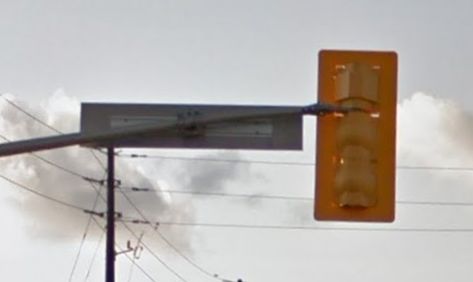 Mismatching Brands.. but in Toronto
York Region isn't the only place to use mismatched signals... Look at this!

The front of the signal looks like a typical Fortran.
Keywords: Traffic_Lights