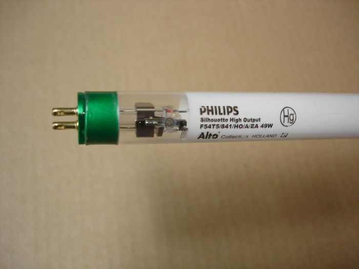 Philips F54T5
Here is a Philips ALTO F54T5 49W Silhouette High Output cool white fluorescent lamp with a clear band. 

Made in: Holland

CRI: 85
Keywords: Lamps