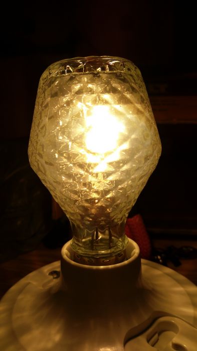 Nice old Sylvania 75w Halogen capsule lamp (lit)
There it is being lit.
Keywords: Lit_Lighting